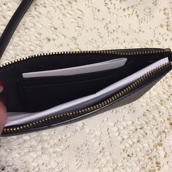 SALE- Last one! Coach Corner Zip Wristlet 🌺 - Picture 5 of 6